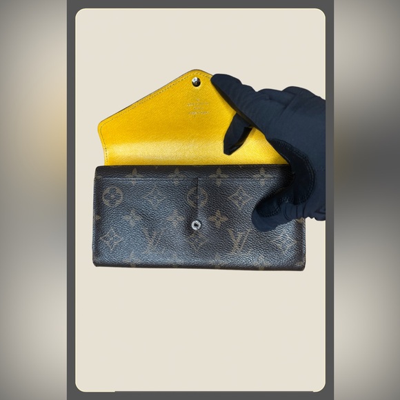 Louis Vuitton Marie Roulon Monogram Epi  Wallet - Picture 5 of 8